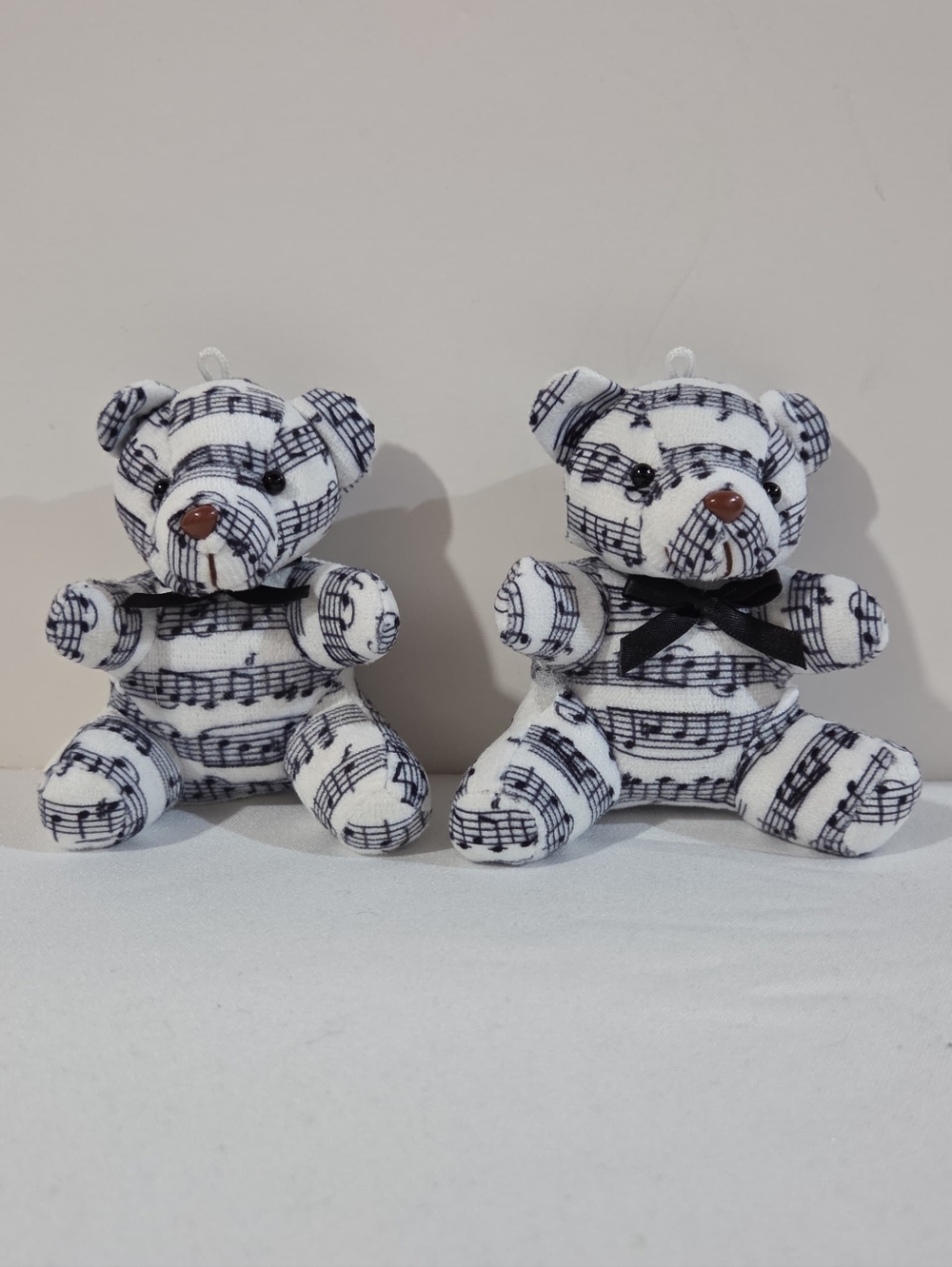2 mini music bears